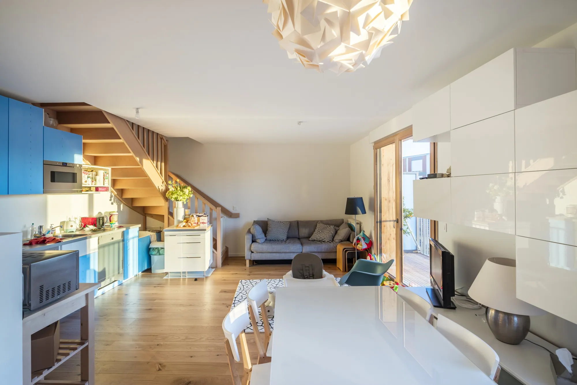 Cuisine et séjour d'un duplex